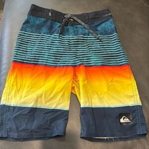 Boys Quiksilver Boardshorts Sz 22/8